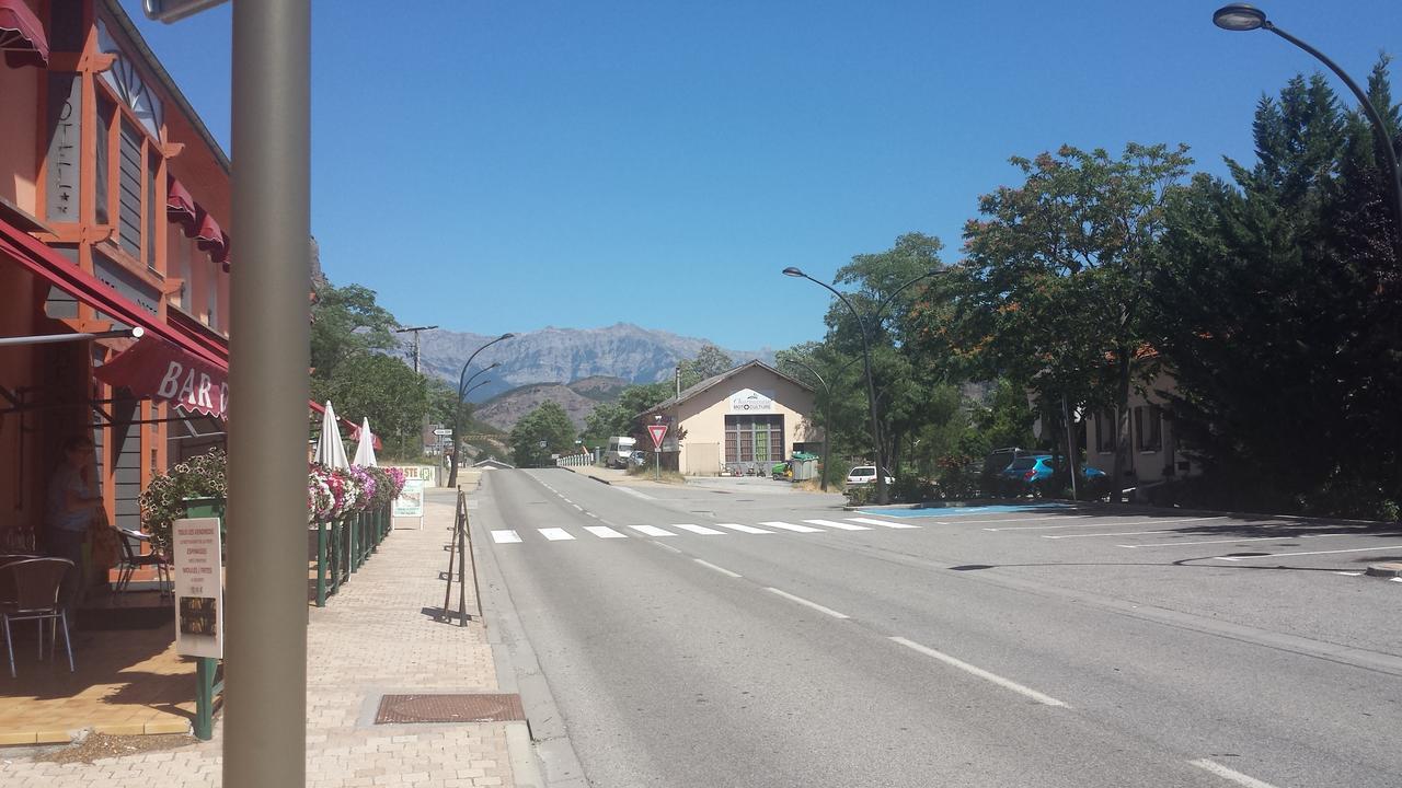 Hotel De La Poste Espinasses Dış mekan fotoğraf